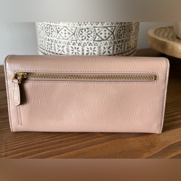 LIKE NEW Authentic Prada powder pink long wallet - Picture 3 of 8